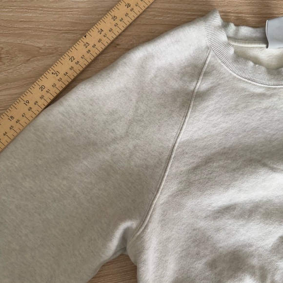 Aritzia TNA Cozy Fleece XL Perfect Sweatshirt Light Grey Heather Crop - Picture 9 of 9